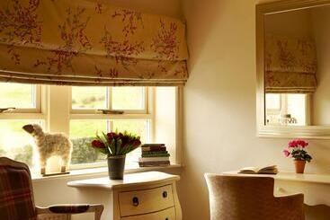 Отель The Devonshire Fell