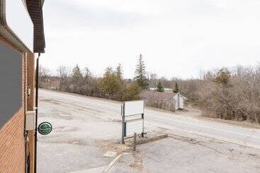 فندق على الطريق Beaverton On   Lake Simcoe