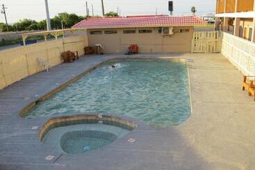 Мотель Executive Inn Laguna Vista