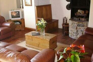 بنسيون Llanerchindda Farm Guest House