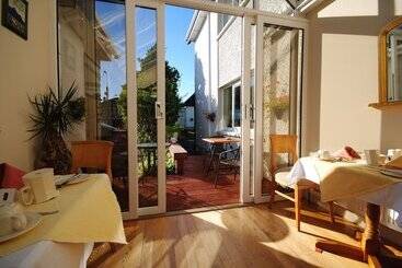 تختخواب و صبحانه Abbey Lodge