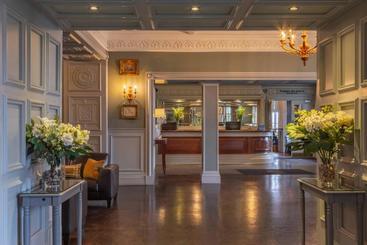 فندق Bunratty Castle