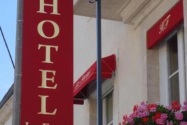 هتل Hôtel De La Ferté