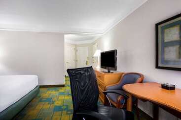 호텔 La Quinta By Wyndham Austin Southwest