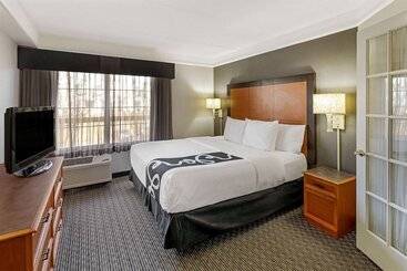 Отель La Quinta By Wyndham Macon