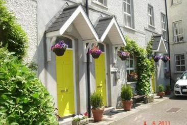 هتل Zuni Townhouse
