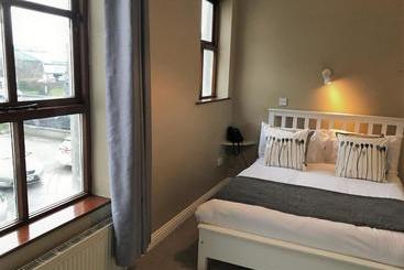 هتل Zuni Townhouse