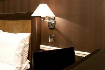 ホテル Victoires Opera