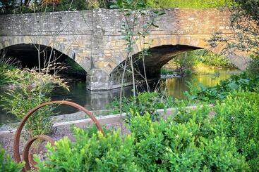 ユースホステル Riverside Inn, Aymestrey