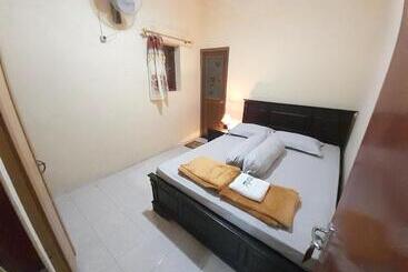 ベッドアンドブレックファースト Marry Ind Gunung Kawi Guest House Malang