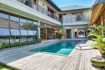 צימר Zin Berawa Villas & Bungalow