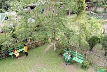 בית מלון כפרי Kaziranga Resort