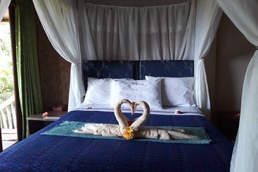 تختخواب و صبحانه Om Shanti Cottages