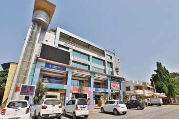 Hotel Laksh Residency