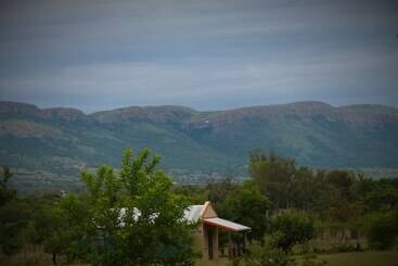 فندق Votadini Country Cottages