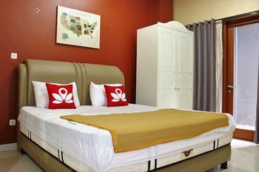 هتل Zen Rooms Cipete Utara