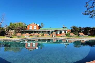 بيت ريفى Outeniqua Moon Percheron Stud Farm