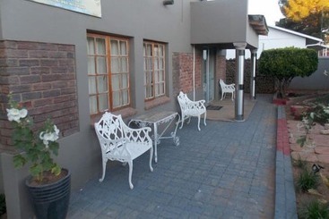 ペンション Aligeo Guest House