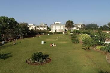 אתר נופש Fazlani Natures Nest   The Wellness Retreat