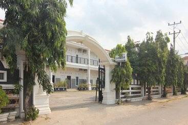 ユースホステル Garuda By Oyo Rooms