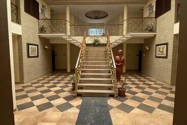 Golden Amoon Resort