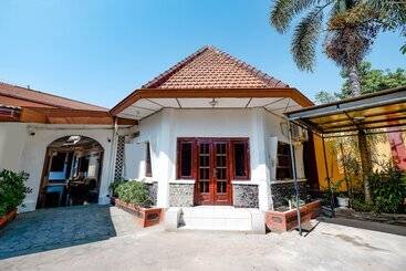 בית מלון כפרי Griya Kencana By Oyo Rooms