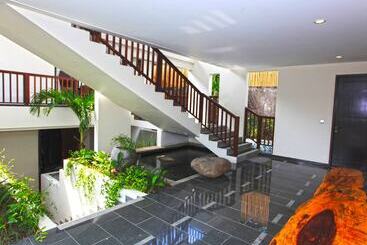 פנסיון Elite Cassia