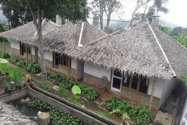 酒店 Oyo 2922 Wisma Kampoeng Ciherang