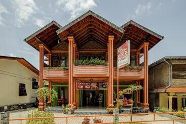 호텔 Oyo 3202 Hans Homestay