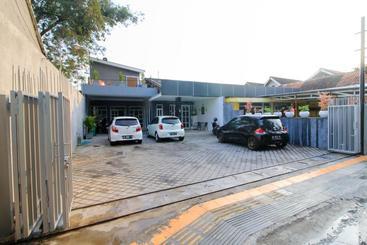 بنسيون Reddoorz At Hotel Putra Perdana Klaten