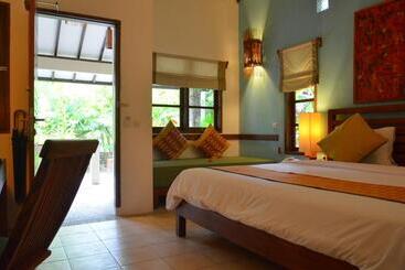 אתר נופש Cocotinos Sekotong Lombok