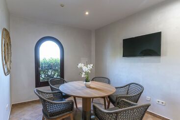 מלון דירות Calallonga Hotel Menorca