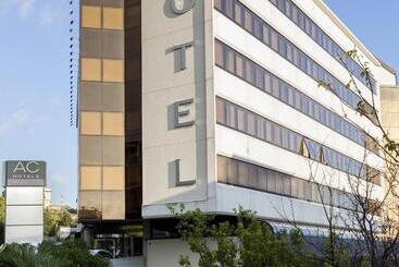 Ac Hotel Genova By Marriott