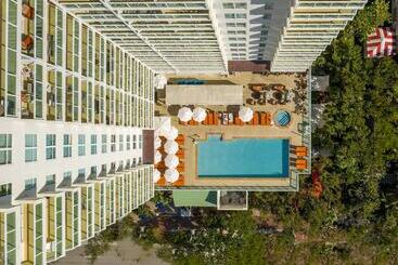 בית מלון כפרי Arya Bw Premier Collection