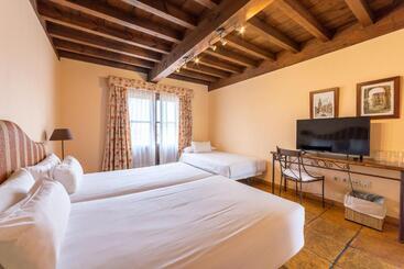 هتل Cigarral De Caravantes