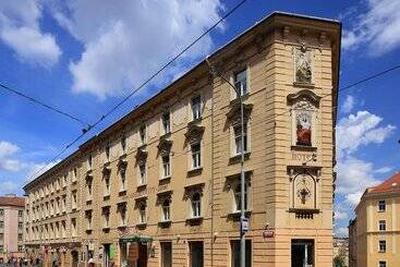 هتل Golden City Garni