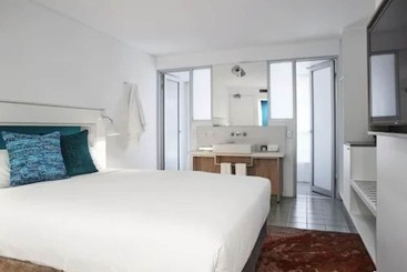 هتل The Lost Camel