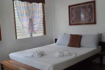 هتل Summer Homes Beach Resort And Cottages Palawan