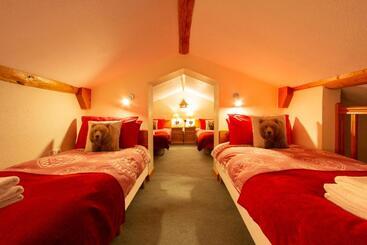 Отель Chalet Coeur Des Brévières By Chalet Chardons