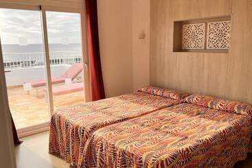 آپارتمان Poniente Playa Apart