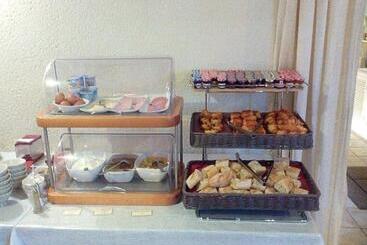 בית מלון כפרי Auberge De Launay