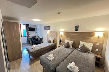 호텔 Hôtel Du Cheval Blanc Barcelonnette