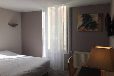 فندق Hôtel Restaurant La Boule D'or