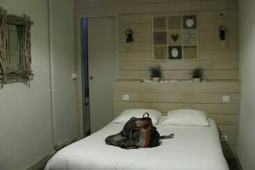ホテル Logis Hôtel Le Cheval Noir