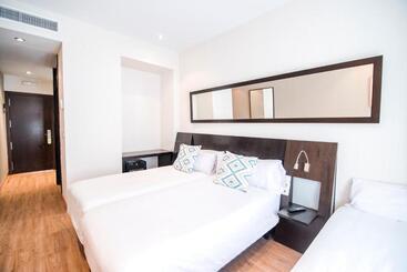 فندق Petit Palace Plaza De La Reina