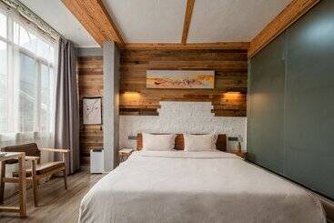 هتل Yangshuo Autumn Inn