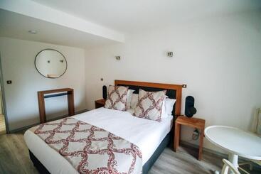 ホテル Auberge De L Abbaye Cruis