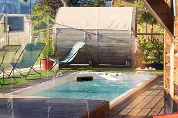 בית מלון כפרי Chalet Hôtel Du Mont Charvin & Spa