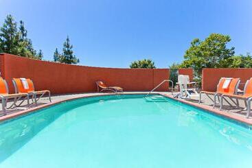 בית מלון כפרי Holiday Inn Express Elk Grove West I 5, An Ihg