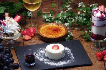 ホテル Hôtel Restaurant Logis L Aubrac Laguiole